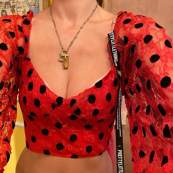 Pretty Little Thing Red Polka Dot Crop Top - Picture 3 of 5